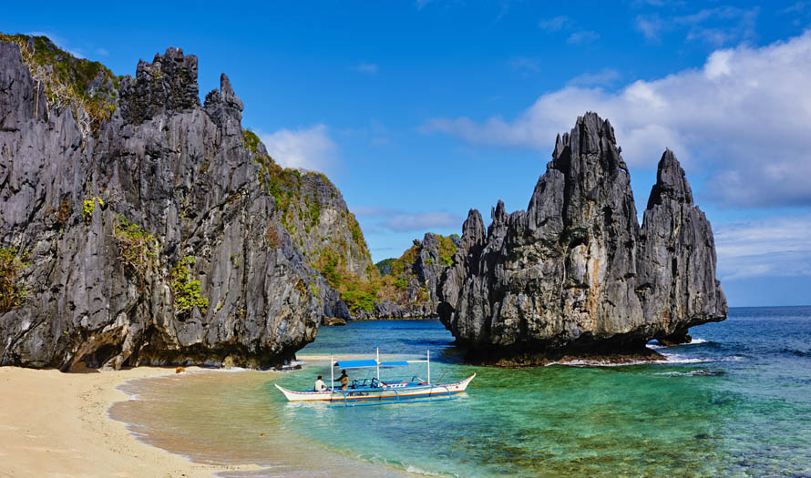 Philippines, Palawan island, Bacuit archipelago at El Nido.
