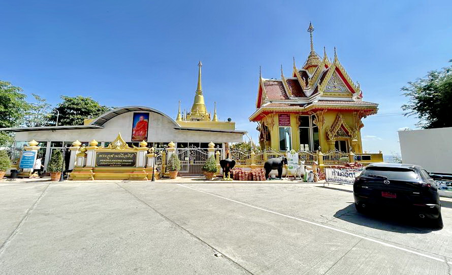 Phra Chulamanee Pagoda, Nakhon Sawan mini travel guide