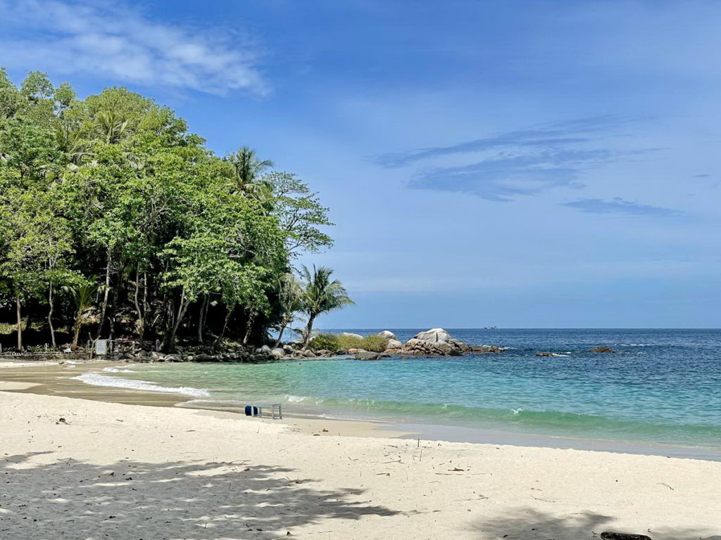 Phuket hidden beaches - Freedom beach